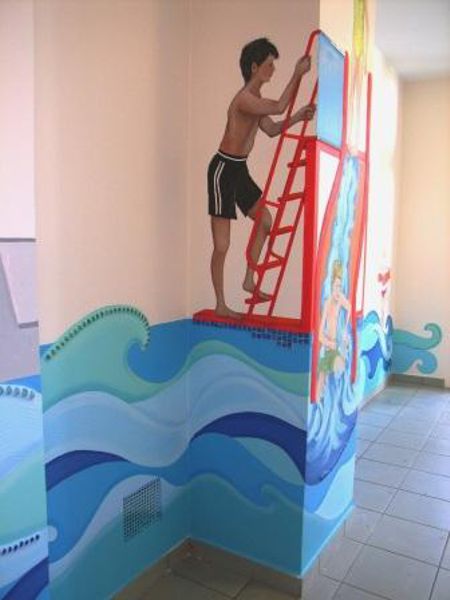 Badepark Wandmalerei Rutsche Treppe